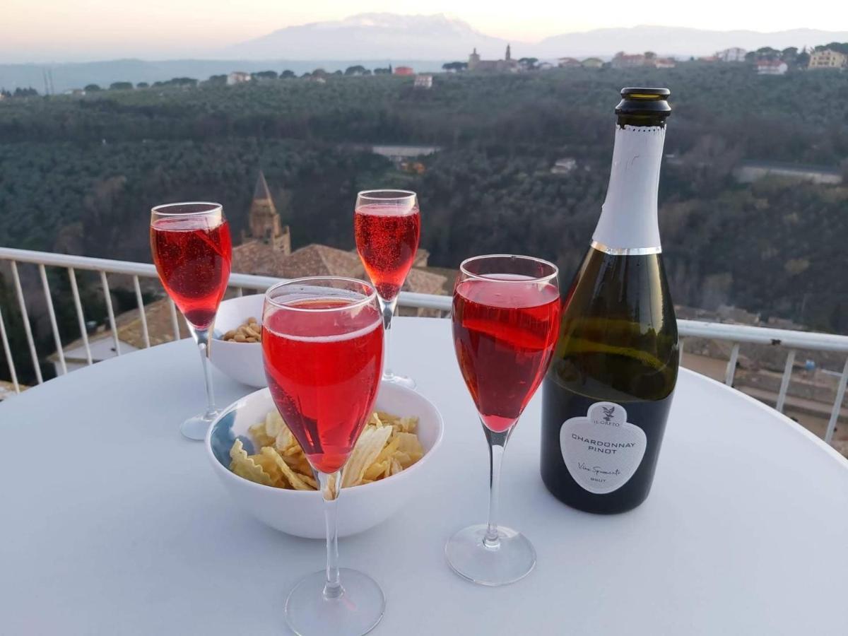 Charmante Vakantiewoning 'Casa Di Tonno' Лорето-Апрутино Экстерьер фото