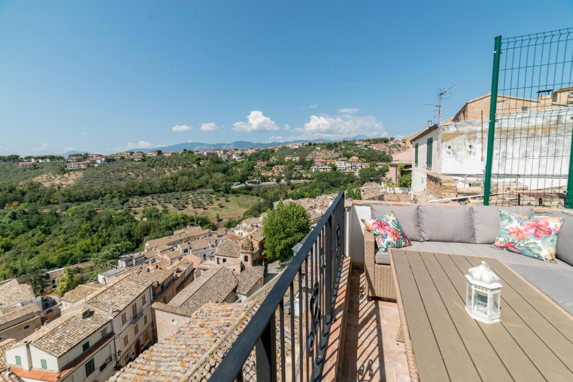 Charmante Vakantiewoning 'Casa Di Tonno' Лорето-Апрутино Экстерьер фото