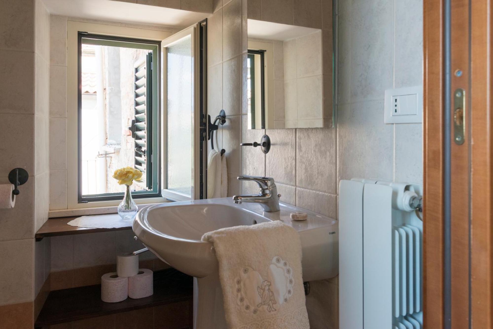 Charmante Vakantiewoning 'Casa Di Tonno' Лорето-Апрутино Экстерьер фото